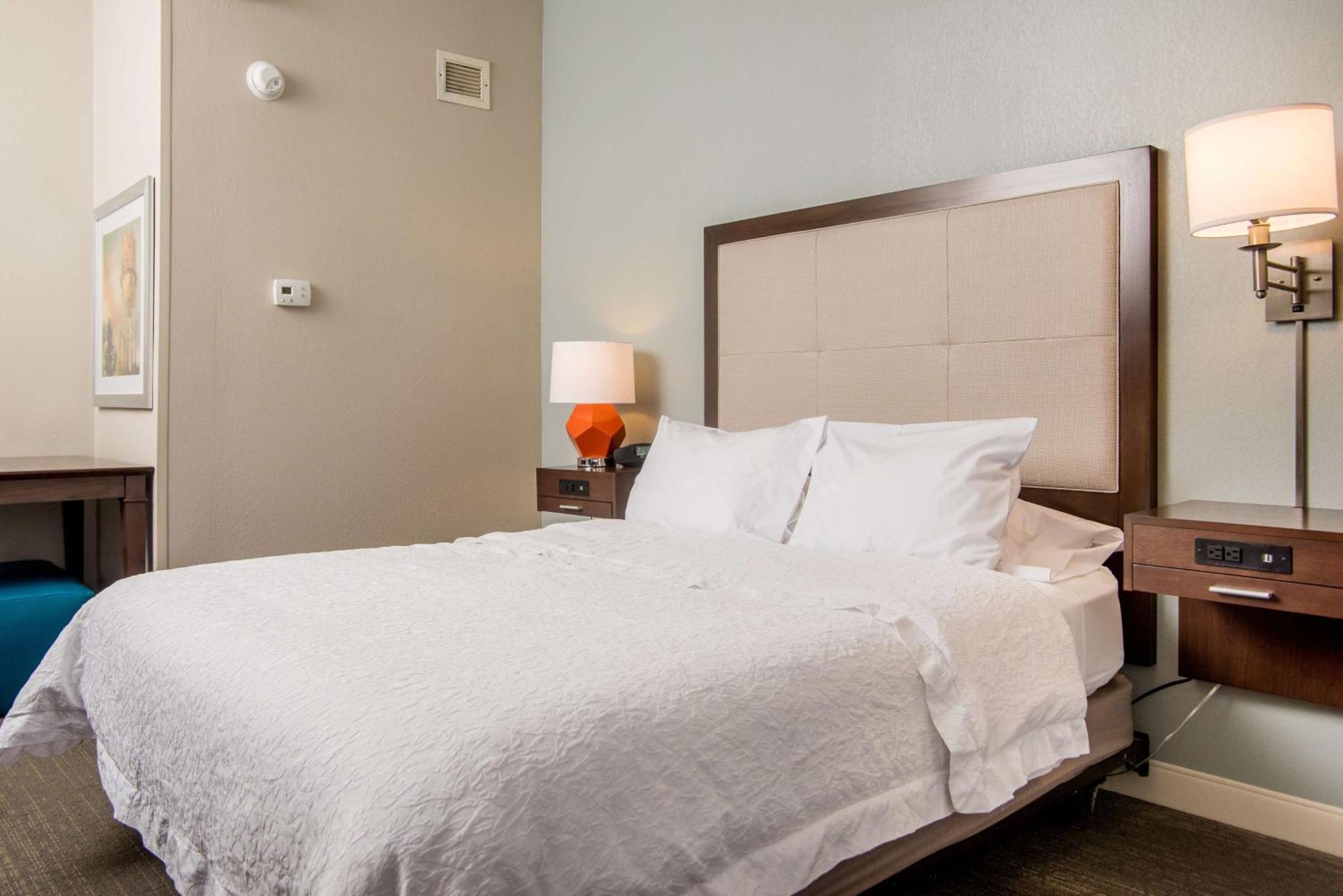 Hampton Hotel 3*